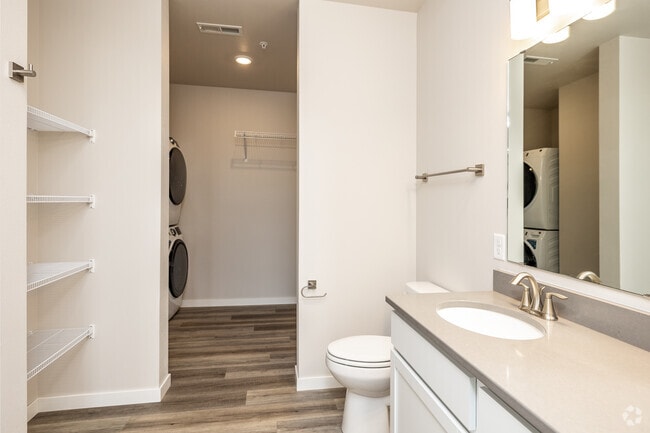1BR, 1BA - C/673 SF - NewBo Lofts