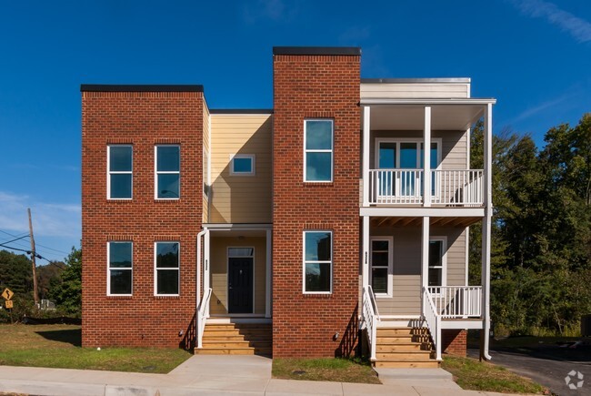 Building Photo - Townhomes at Warwick Place I