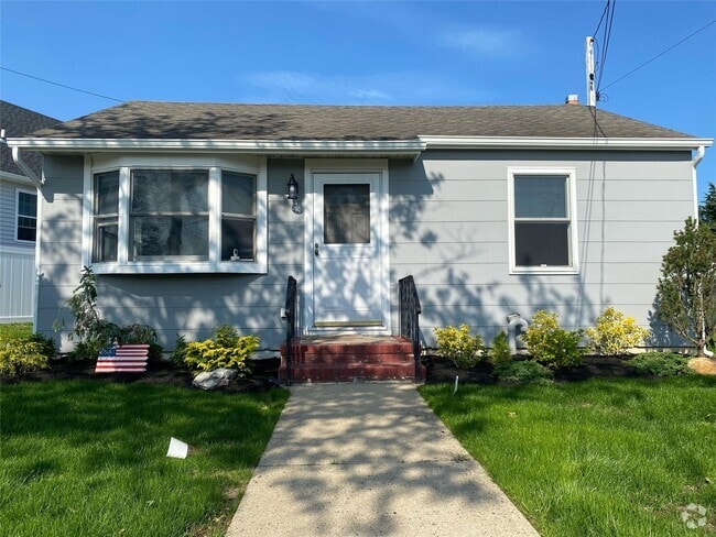 Building Photo - 541 Fire Island Ave Rental
