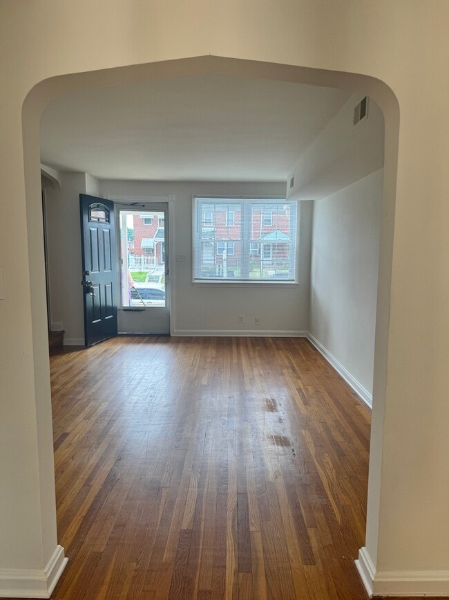 Photo - 1548 Aldeney Ave