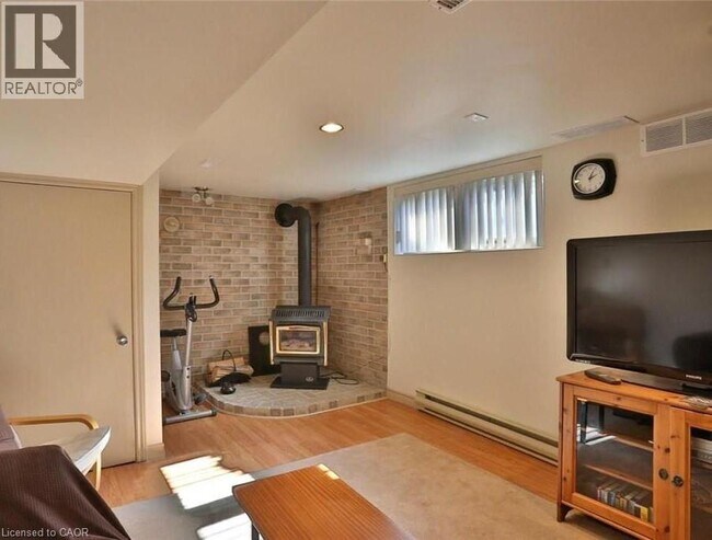 Photo - 92 Pattandon Ave