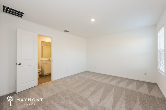 Photo - 3020 Burmese St