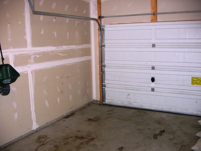Photo - Spacious 3 bedroom townhouse