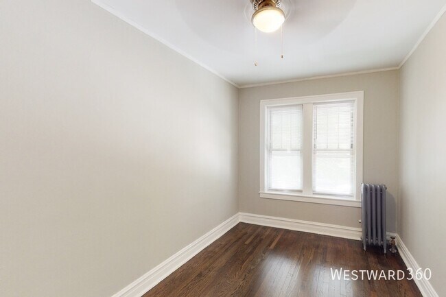 Photo - 3535 N Troy St Unit 2