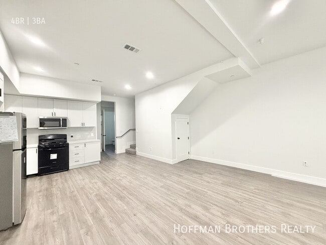 Photo - 6905 Ben Ave