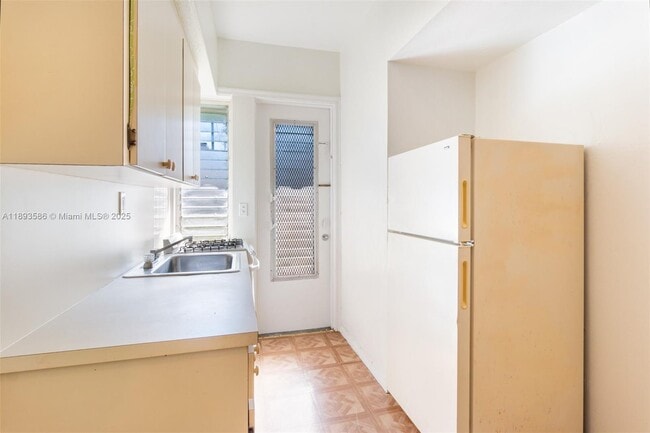 Photo - 835 Alton Rd Unit 7