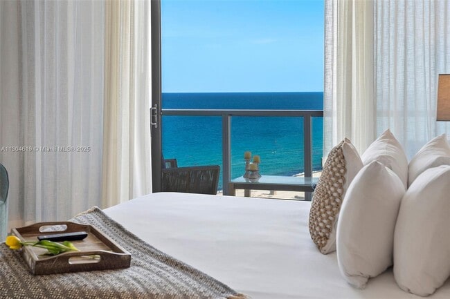 Building Photo - 2201 Collins Ave Unit 1926/PH- Rental