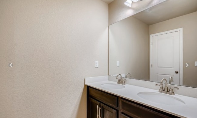 Photo - LOVELY 4-BEDROOM TOWNHOUSE IN WALKABLE SW LONGMONT NEIGHBORHOOD