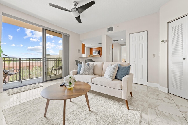 Photo - 511 Lucerne Ave Unit 315