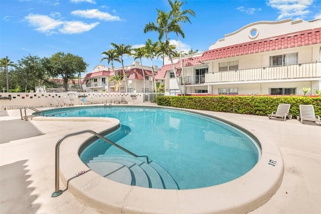 Building Photo - 6709 N Kendall Dr Unit 229