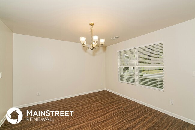 Photo - 180 Belmont Way