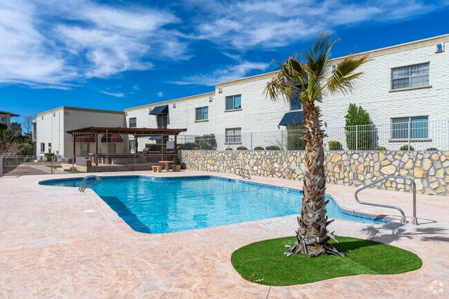 Piscina - Kings Hill Apartments