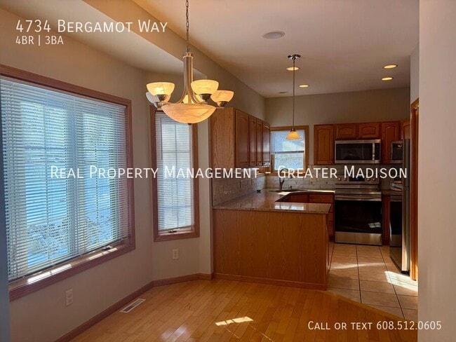 Photo - 4734 Bergamot Way