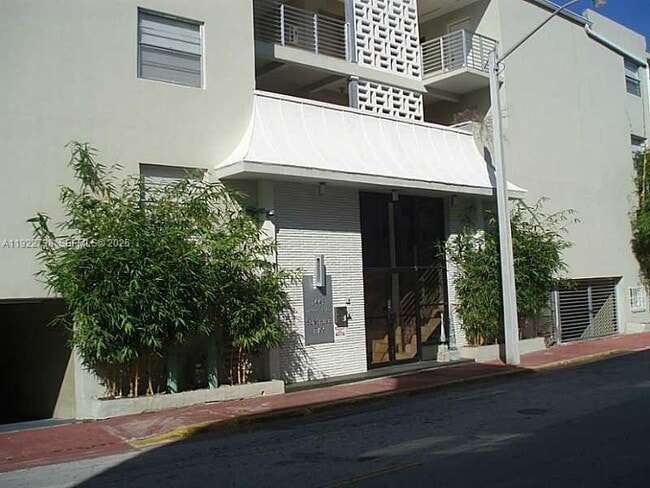 Building Photo - 1441 Lincoln Rd Unit 308
