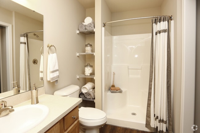 2BR, 2BA - Forestwood - 1294 SF - Redwood Fort Wayne Maplecrest Road