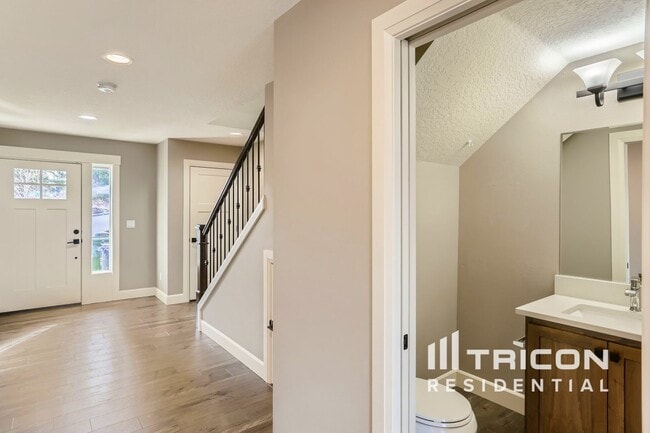 Photo - 16973 University Ave