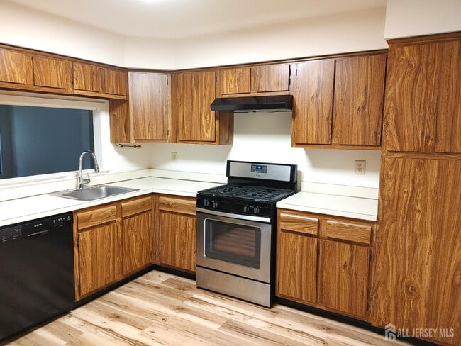 Photo - 280 Willowbrook Dr