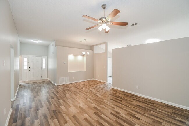 Photo - 7547 Ginger Tea Trail W