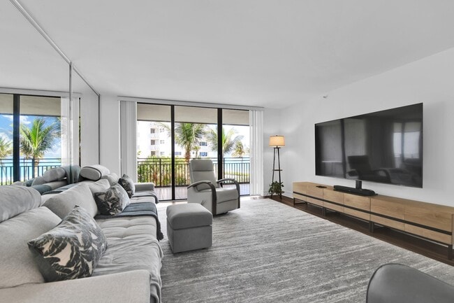 Photo - 1167 Hillsboro Mile Condo Unit 204