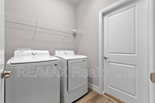 Photo - 735 E Toledo Dr