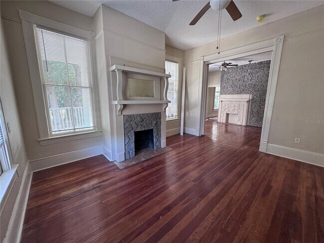 Photo - 114 NE Tuscawilla Ave