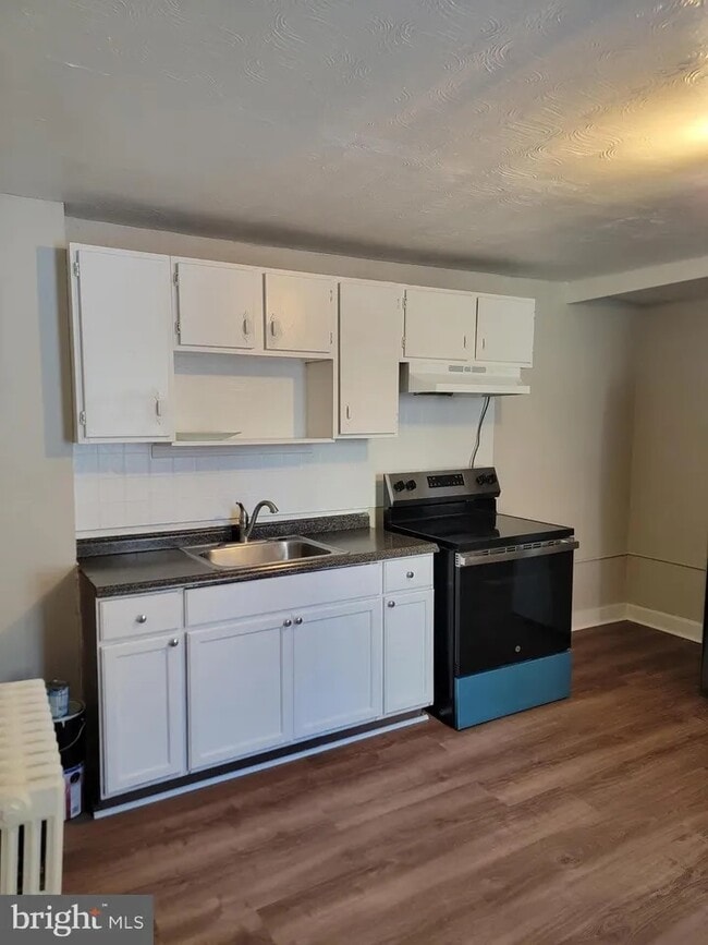 Photo - 613 Walnut St