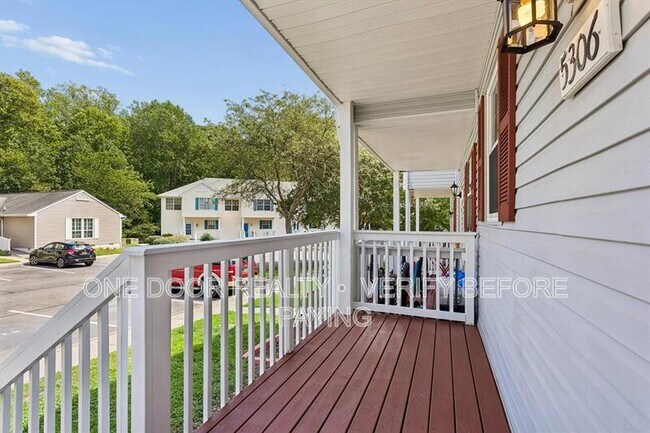 5306 Aden Ct