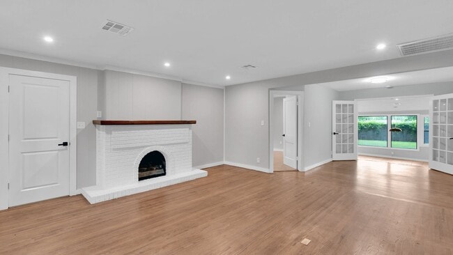 Photo - 217 E 33rd Pl