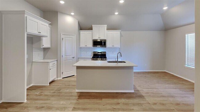 12700 Elba Dr