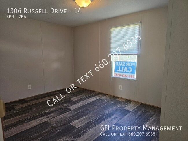 Photo - 1306 Russell Dr