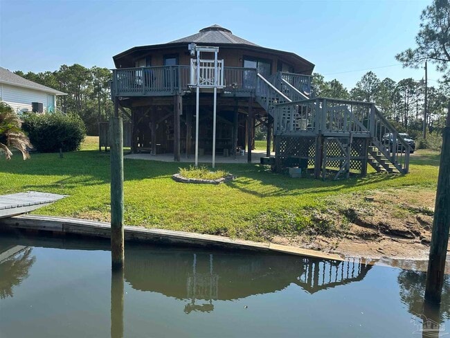 2633 Bayshore Pkwy