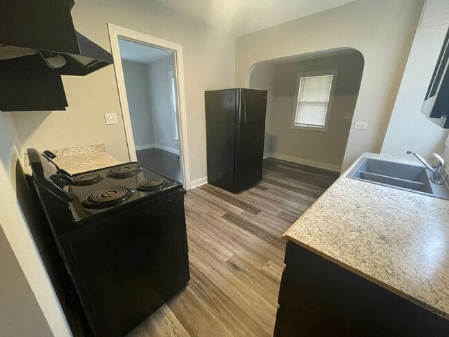 Photo - Pet Friendly 2 Bed 1 Bath Single Family Home