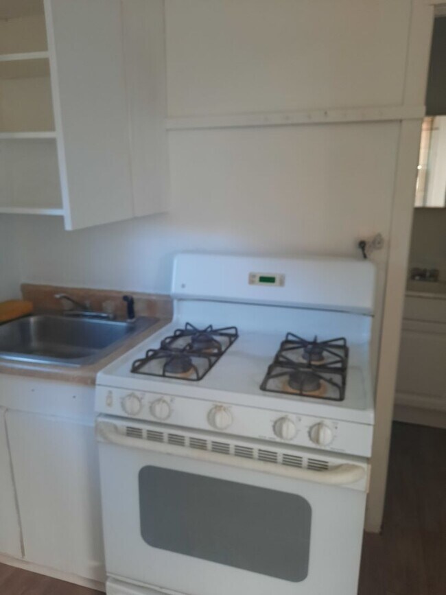 Photo - 4727 Penn St Unit 1R