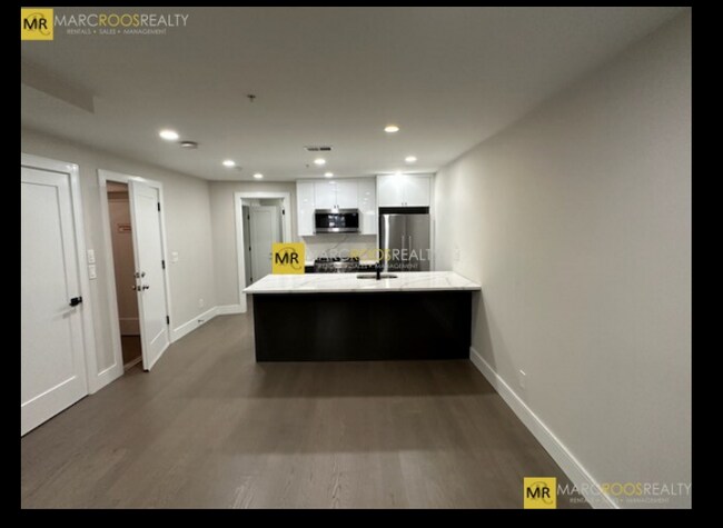 535 Newbury St