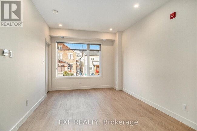 Photo - 158 Laval St Unité 7