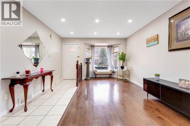 Photo - 183 Bush Clover Crescent