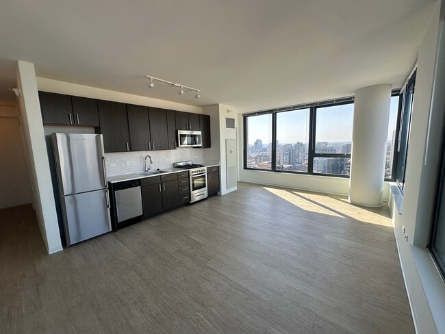 Photo - 130 W Superior St Apartments Unit 1
