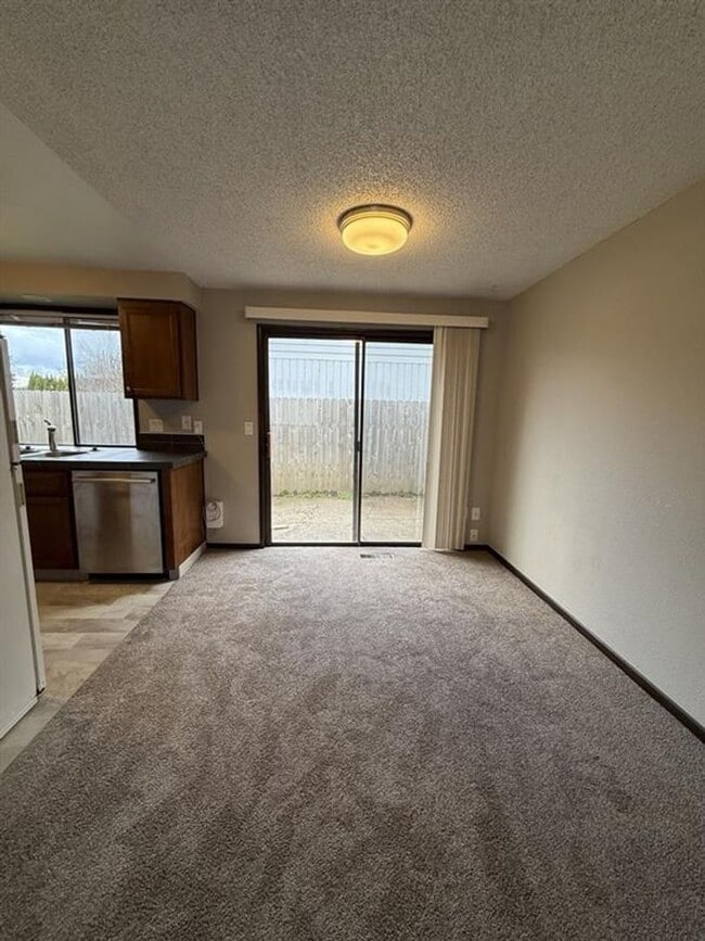 Photo - 18807 SW Butternut St