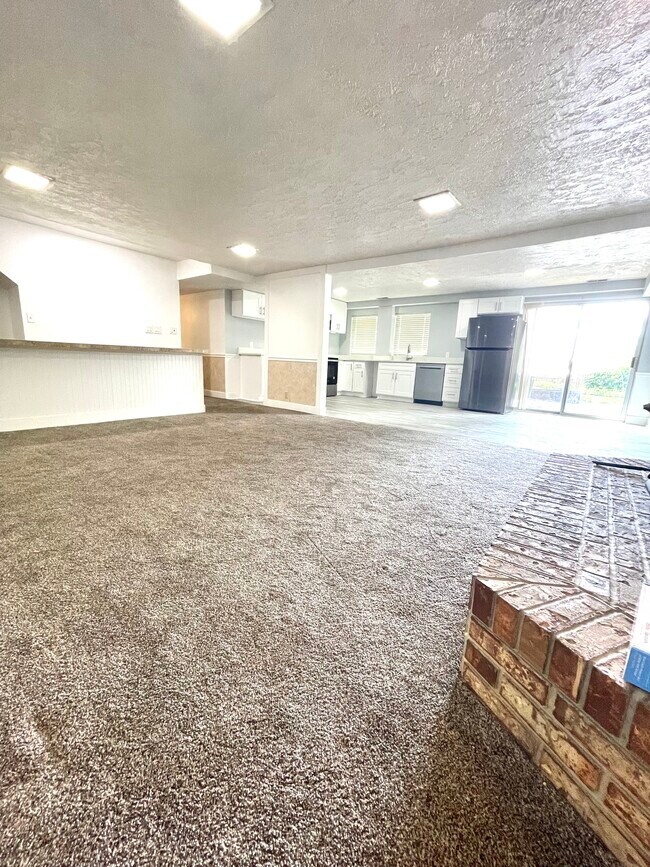 Photo - 1561 N 700 E