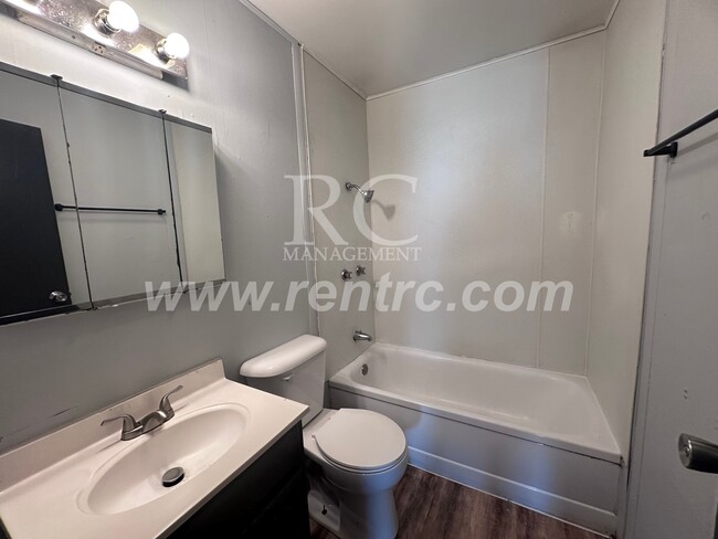 Photo - 1204 Giddings-