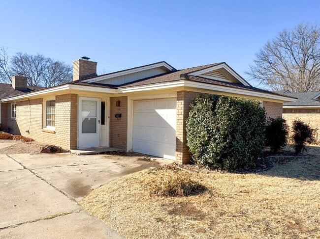 Building Photo - Charming 2/2/1 Freshly Remodeled Unit A