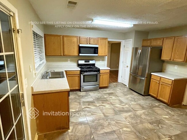 Photo - 444 Darter Dr NW
