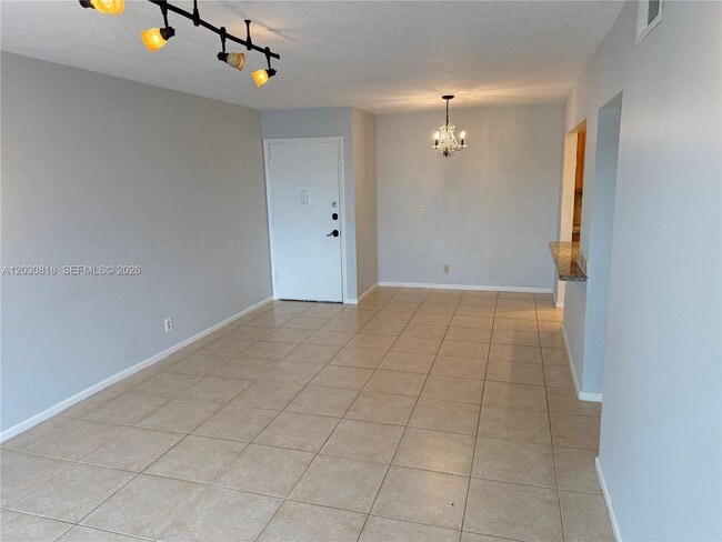 Building Photo - 170 Cypress Club Dr Unit 729