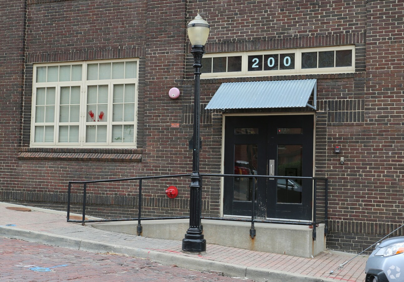 Photo - Chase Apartments