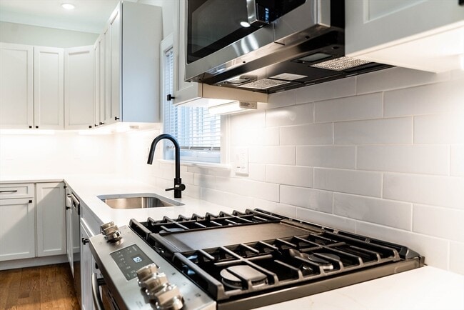 Photo - 11 Falkland St Unit 2