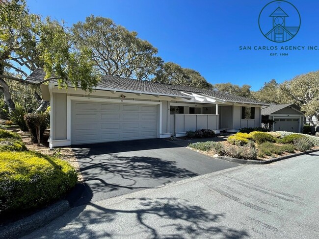 Two Bed Home in Country Club Gate Community - Two Bed Home in Country Club Gate Community