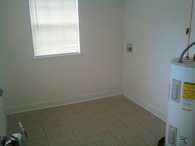 Photo - 274 Floss Ave