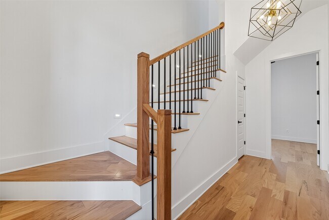 Photo - 1936 Laverne St
