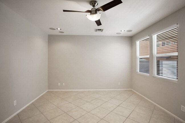 Photo - 4 Bedroom, 3 Den West Side Home
