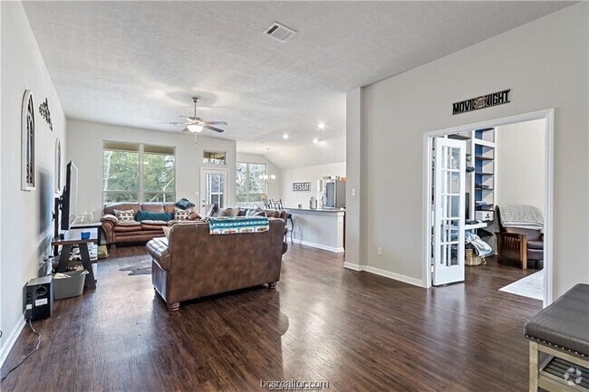 Building Photo - 1462 Kingsgate Dr Rental